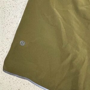 Lululemon Men’s Athletic Surge Shorts Olive/Moss Green Size Medium